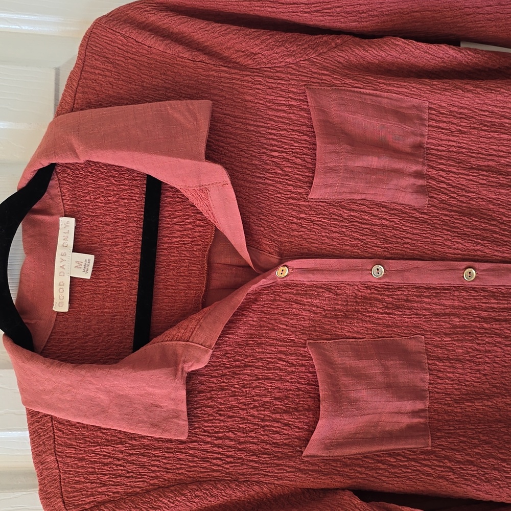 GOOD DAYS ONLY BRAND WOMEN'S FRONT BUTTON RUST COLORED SHIRT SIZE MEDIUM